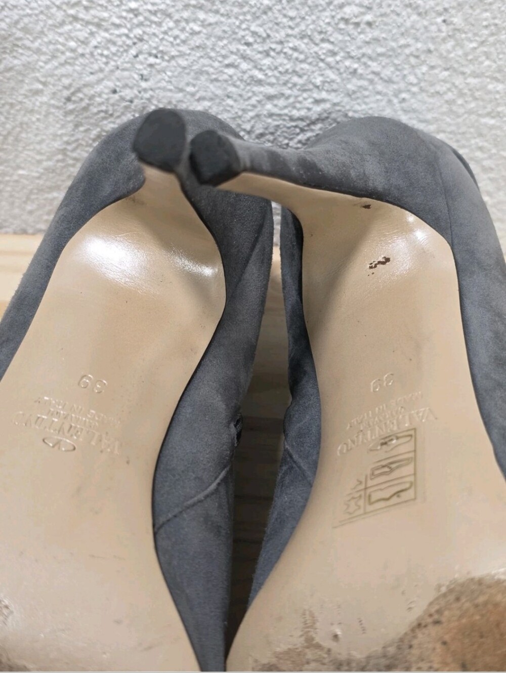 Valentino Garavani Gray Suede Bow Booties Size 8.5 - Picture 15 of 16